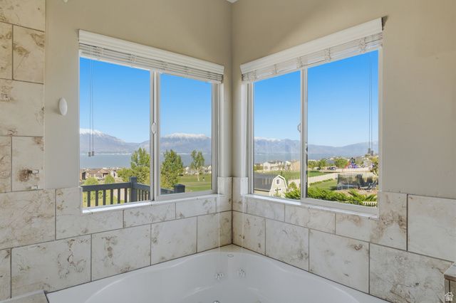 2894 S FOX POINTE DR, Saratoga Springs, UT 84045