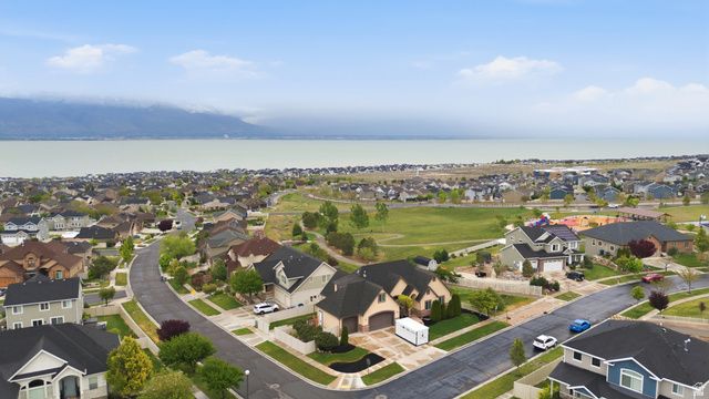 2894 S FOX POINTE DR, Saratoga Springs, UT 84045