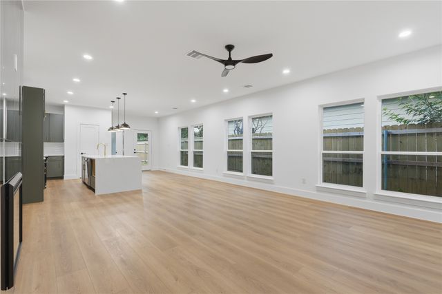 4503 Jamaica Street, Dallas, TX 75210