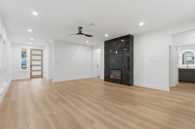 4503 Jamaica Street, Dallas, TX 75210