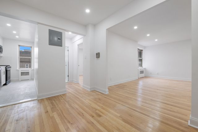 3930 52nd St Apt 5B, New York City, NY 11377