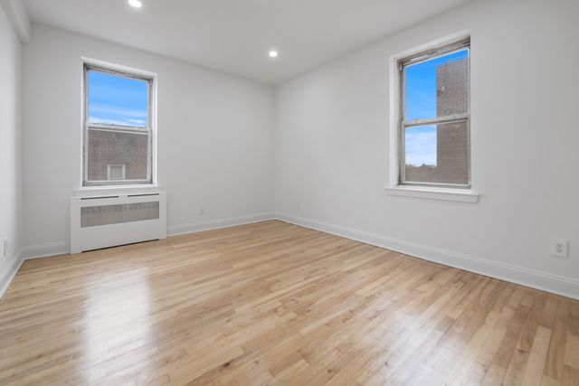 3930 52nd St Apt 5B, New York City, NY 11377