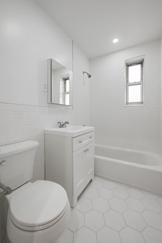 3930 52nd St Apt 5B, New York City, NY 11377