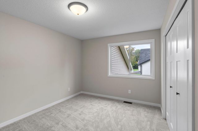 3250 Nottingham Road S, Saint Cloud, MN 56301