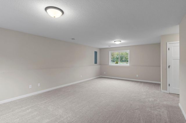 3250 Nottingham Road S, Saint Cloud, MN 56301