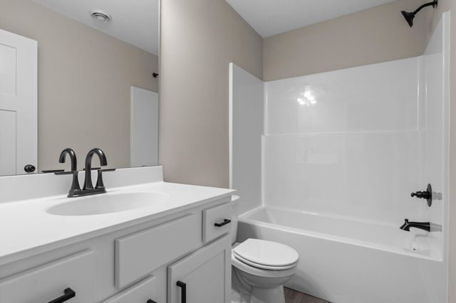 3250 Nottingham Road S, Saint Cloud, MN 56301