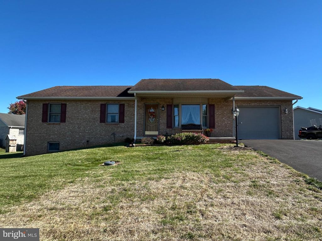 10135 JASPER DRIVE, Greencastle, PA 17225