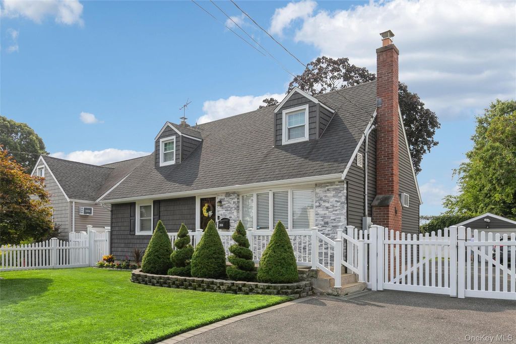 2606 7th Avenue, East Meadow, NY 11554 — exterior