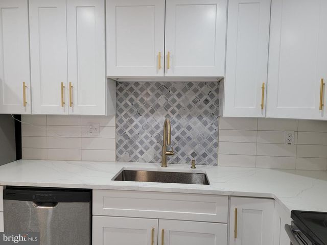 2502 FEDERAL ST, Philadelphia, PA 19146