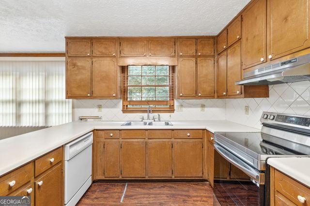 2940 Flintrock Way, Snellville, GA 30078
