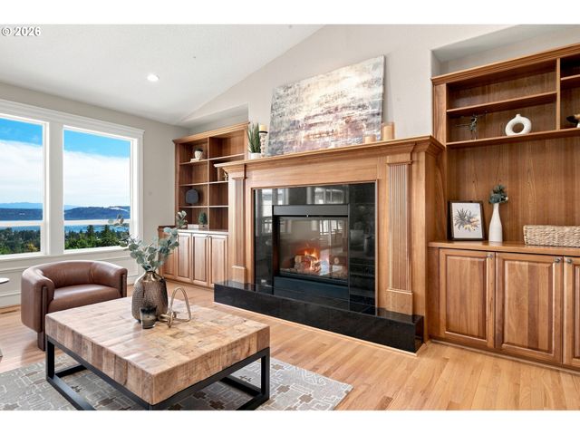 2966 W 2ND St, Washougal, WA 98671