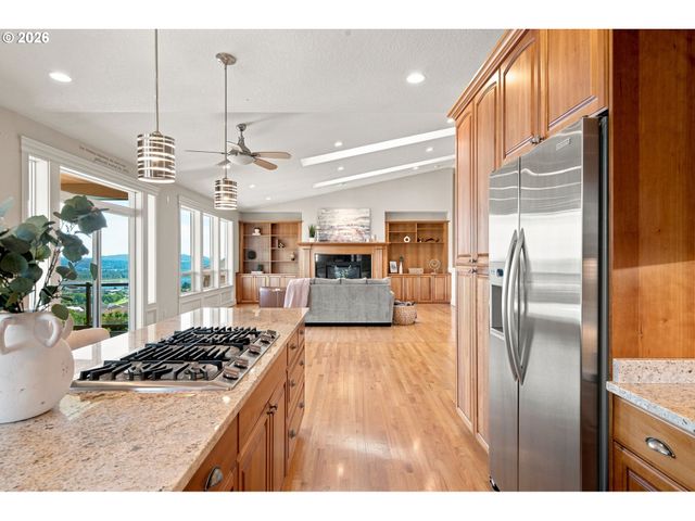 2966 W 2ND St, Washougal, WA 98671