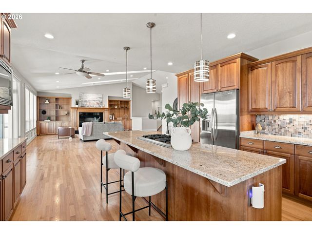 2966 W 2ND St, Washougal, WA 98671