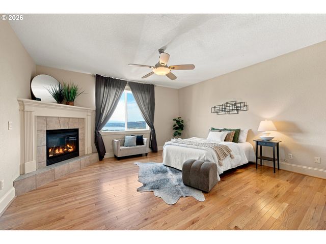 2966 W 2ND St, Washougal, WA 98671