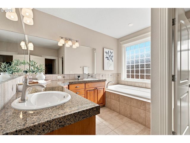 2966 W 2ND St, Washougal, WA 98671