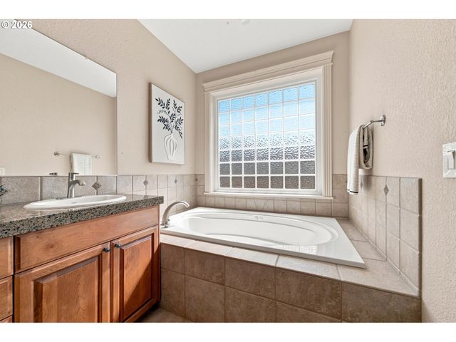 2966 W 2ND St, Washougal, WA 98671