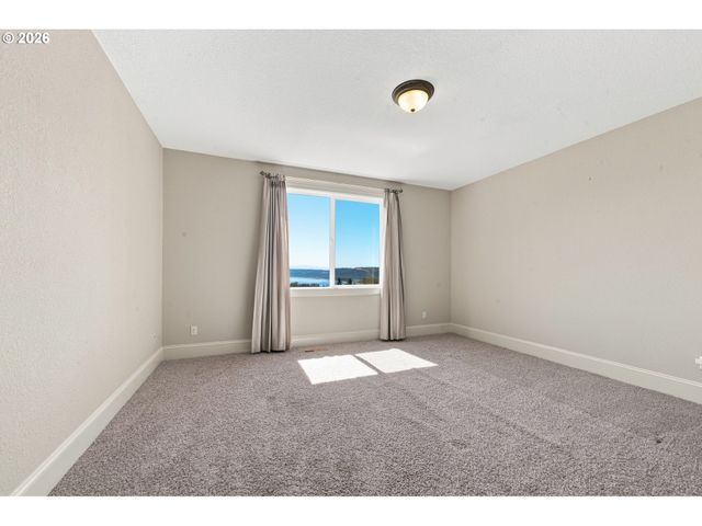 2966 W 2ND St, Washougal, WA 98671