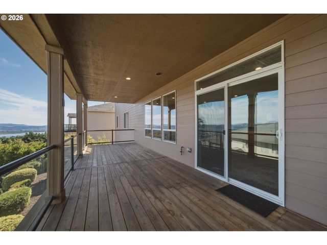 2966 W 2ND St, Washougal, WA 98671