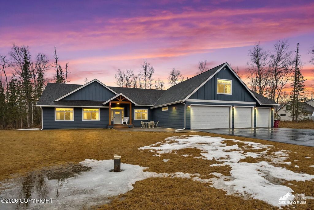 8348 E Fork Circle, Wasilla, AK 99654
