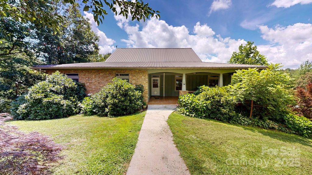 6 Sunrise Valley, Leicester, NC 28748