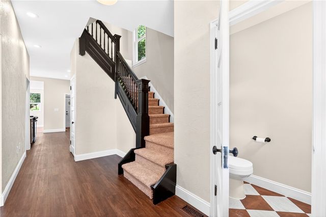 555 Thompson Run Rd, Ross Twp, PA 15237