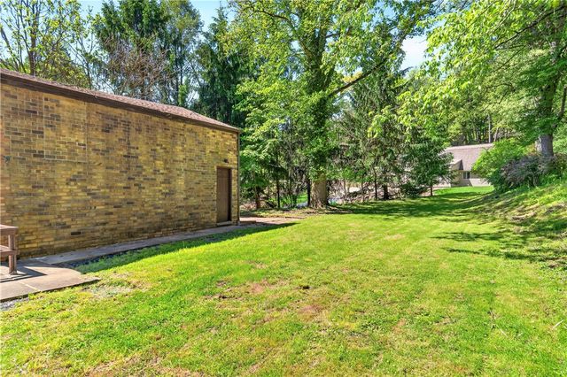 555 Thompson Run Rd, Ross Twp, PA 15237