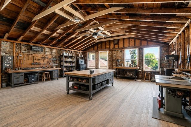 555 Thompson Run Rd, Ross Twp, PA 15237