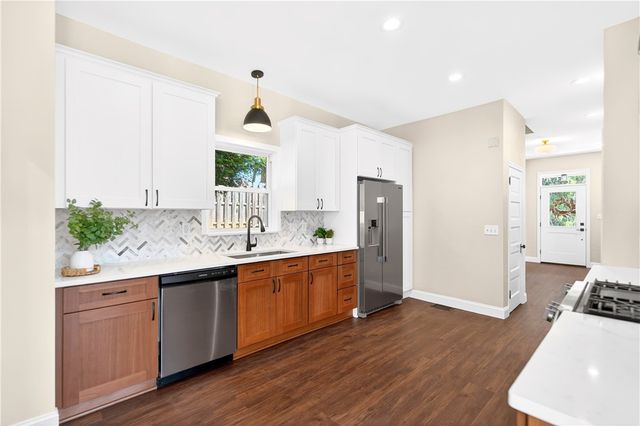 555 Thompson Run Rd, Ross Twp, PA 15237