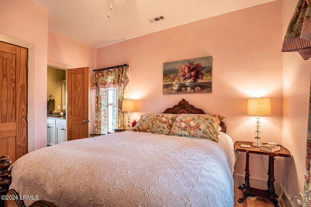 11 Windjammer Lane, Harbor Island, SC 29920