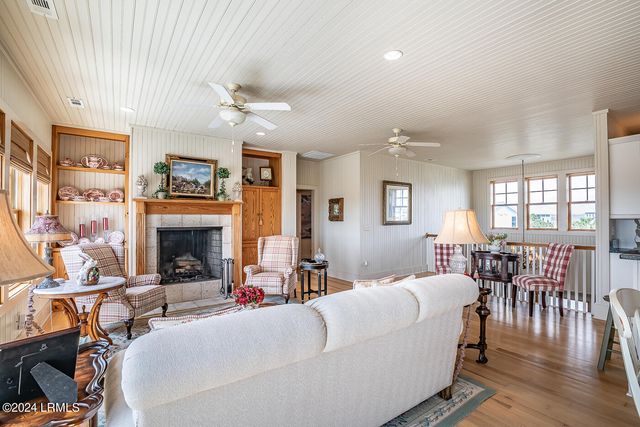 11 Windjammer Lane, Harbor Island, SC 29920