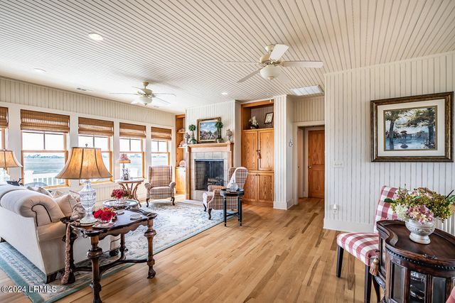 11 Windjammer Lane, Harbor Island, SC 29920