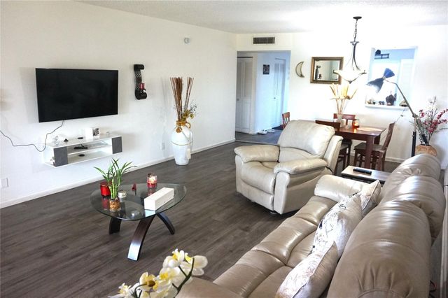 357 N Rock Island Road 308, Margate, FL 33063