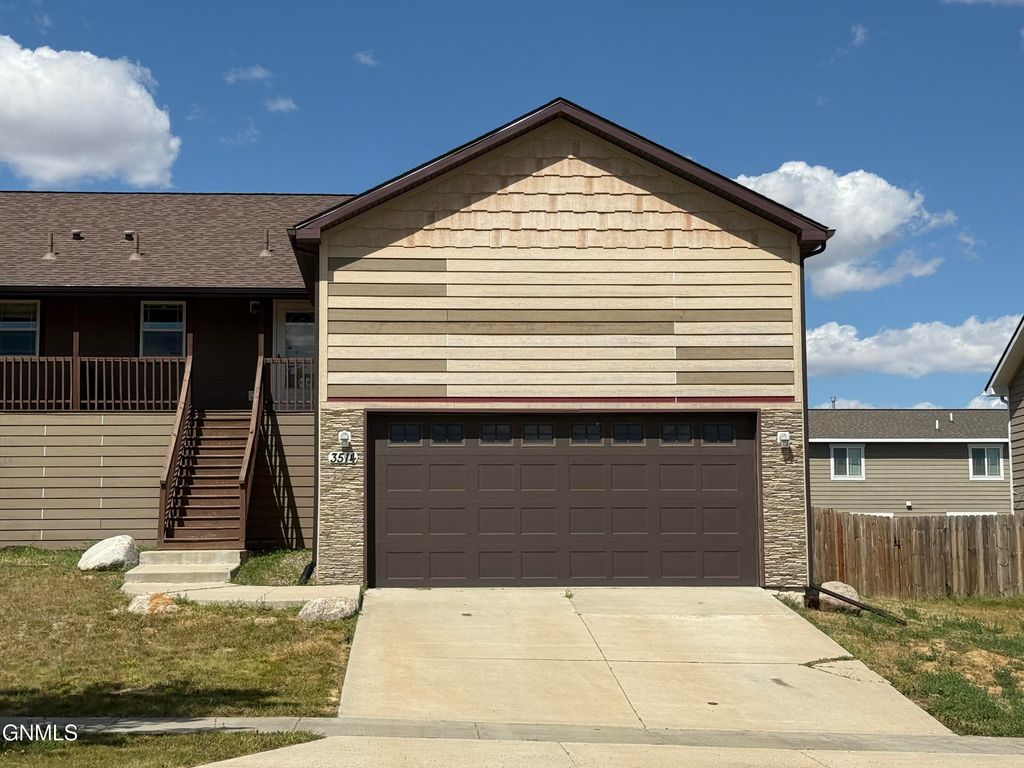 3514 10th Avenue NE, Watford City, ND 58854 photo 1