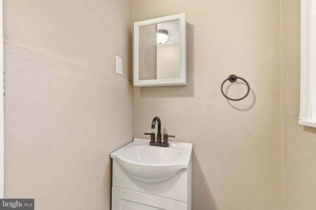 709 CEDAR ST, Camden, NJ 08102