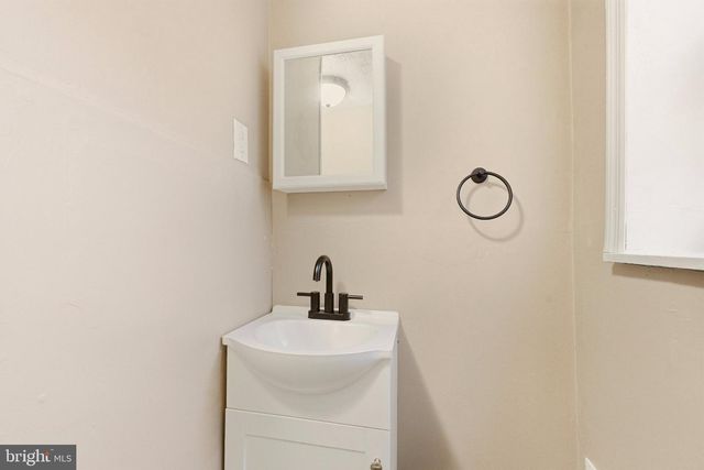 709 CEDAR ST, Camden, NJ 08102