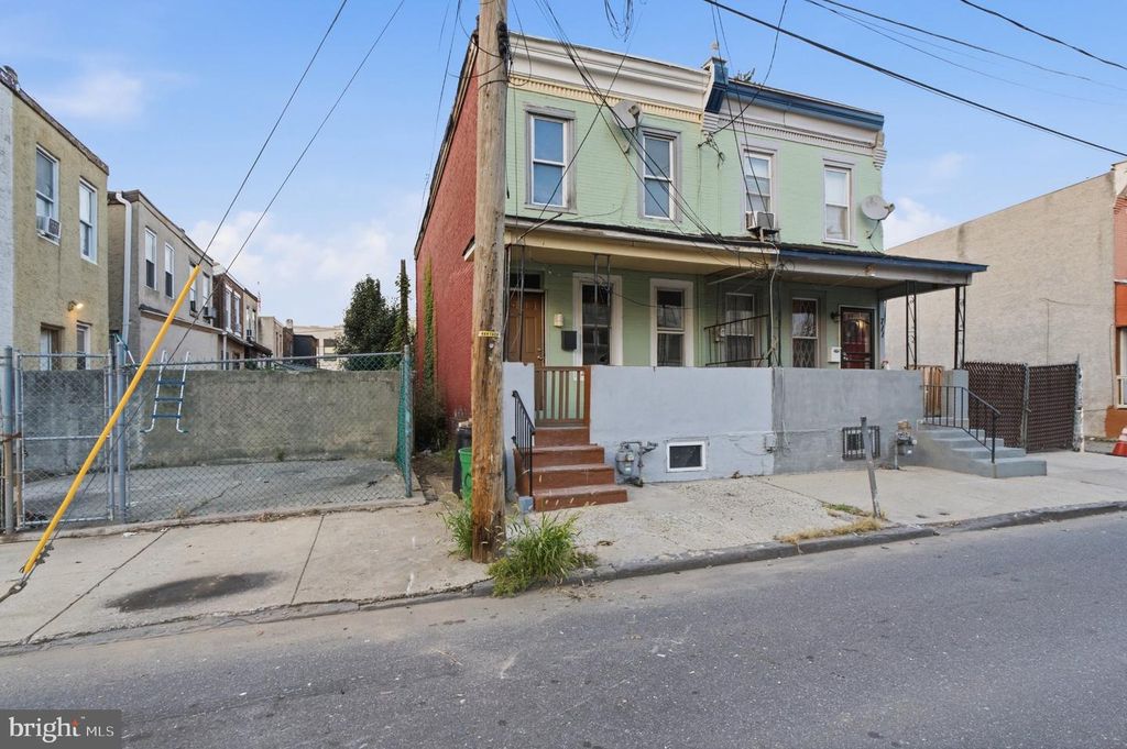 709 CEDAR ST, CAMDEN, NJ 08102 — photo 2