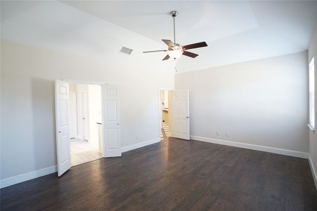 720 Madeline Court, Azle, TX 76020