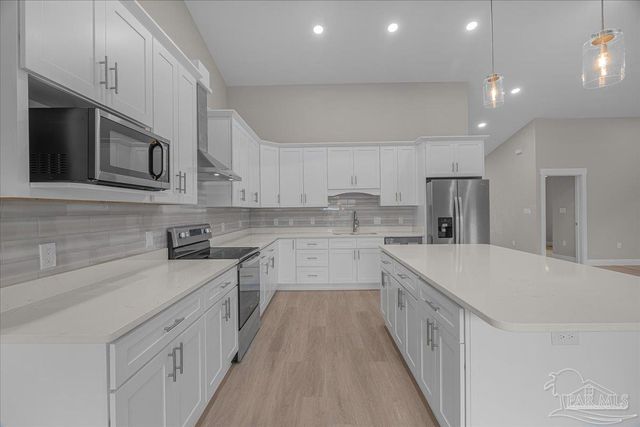 8709 Lamont Rd, Pensacola, FL 32526