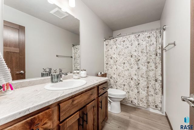 9400 W Colton St, Sioux Falls, SD 57106