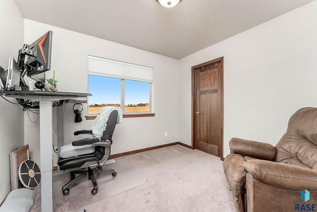 9400 W Colton St, Sioux Falls, SD 57106