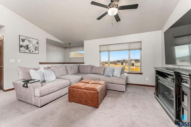 9400 W Colton St, Sioux Falls, SD 57106