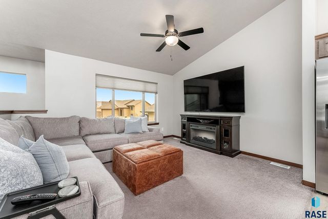 9400 W Colton St, Sioux Falls, SD 57106