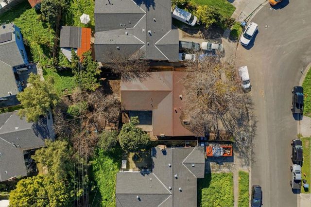 2736 Twin Oaks Lane, San Jose, CA 95127