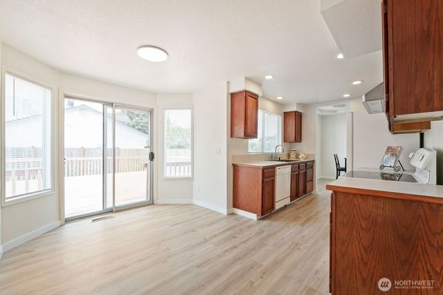 35403 12th Avenue SW, Federal Way, WA 98023