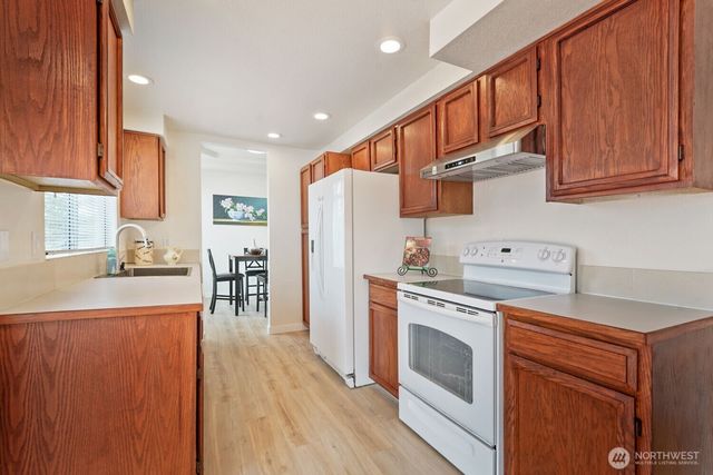 35403 12th Avenue SW, Federal Way, WA 98023