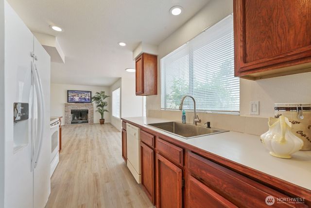 35403 12th Avenue SW, Federal Way, WA 98023