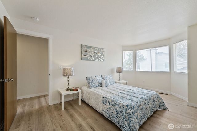 35403 12th Avenue SW, Federal Way, WA 98023
