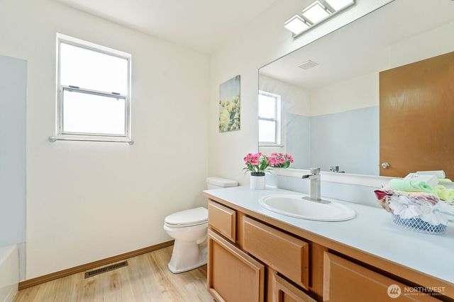 35403 12th Avenue SW, Federal Way, WA 98023