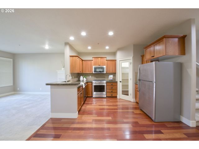 4835 Nw BLANDY Ter, Portland, OR 97229