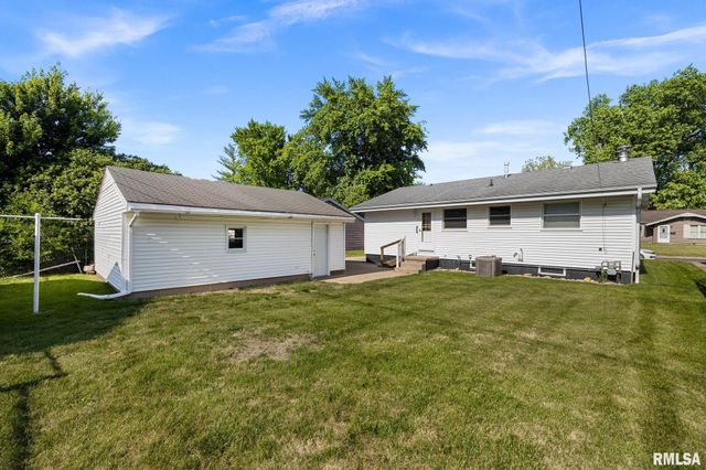 411 MANOR Street, Pekin, IL 61554